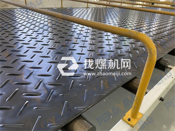 新疆煤礦巷道阻燃鋪路板施工